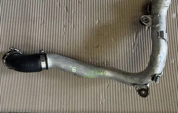 Intercooler hose/pipe
