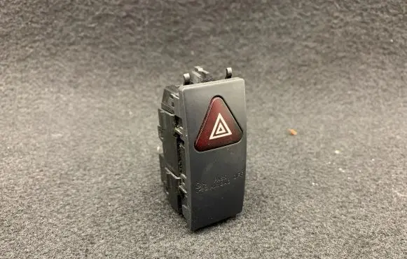 Mercedes-Benz E W212 Hazard light switch 2129052400 33692612 0925000815