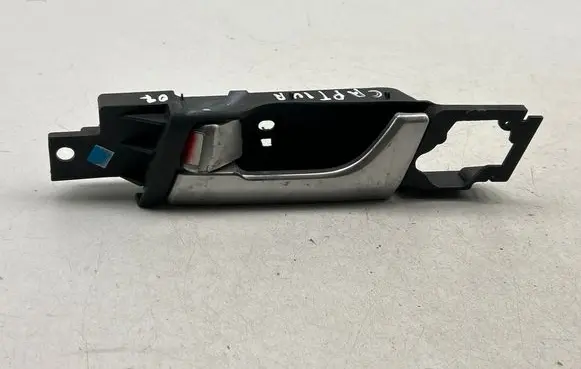 Chevrolet Captiva Front door interior handle SWC200401