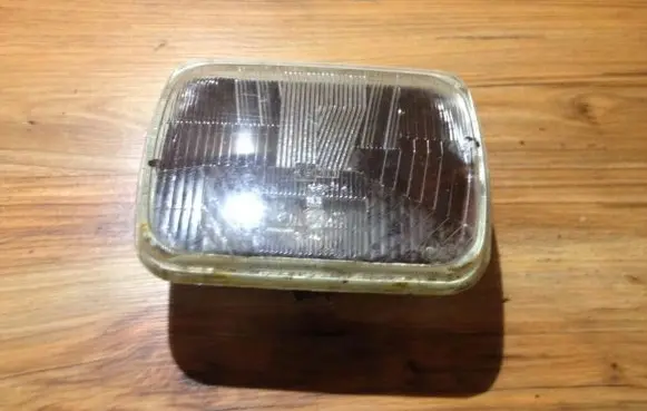 Jeep Cherokee Headlight/headlamp 7270007