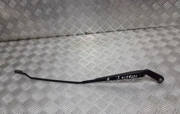 Skoda Octavia Mk1 (1U) Front wiper blade arm 1J1955410A