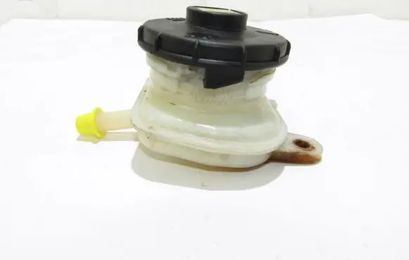 Honda Civic IX Brake fluid reservoir 