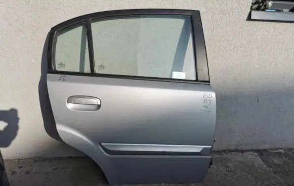 KIA Rio Rear door
