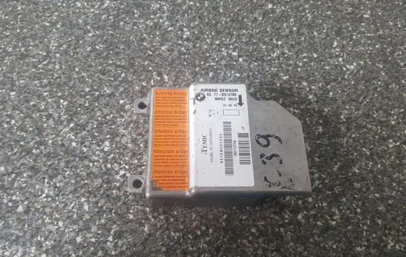 BMW 5 E39 Airbag control unit/module 8374799