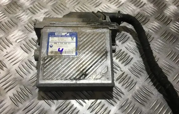 Volvo S40, V40 Engine control unit/module 7700868321 7700103515a