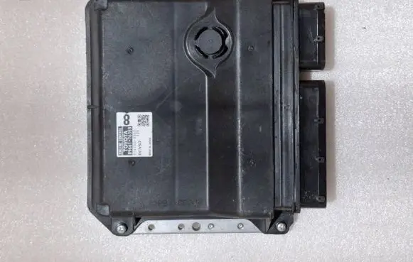 Lexus CT 200H Engine control unit/module 8966176350 2762004560 1762004560