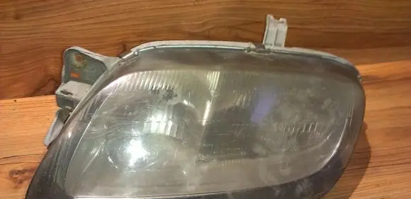 Mazda 323 Headlight/headlamp 11061700 110-61700