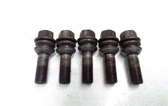 Audi Q7 4L Nuts/bolts 