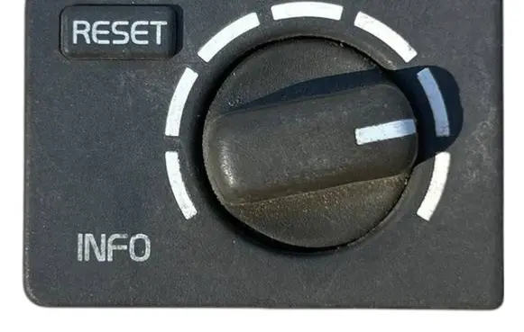 Volvo S40 On-board computer control switch 30857756