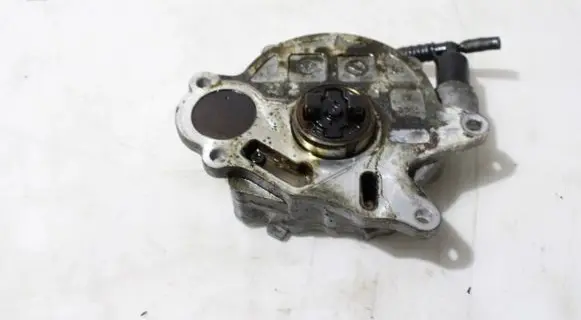 Volkswagen PASSAT B6 Vacuum pump