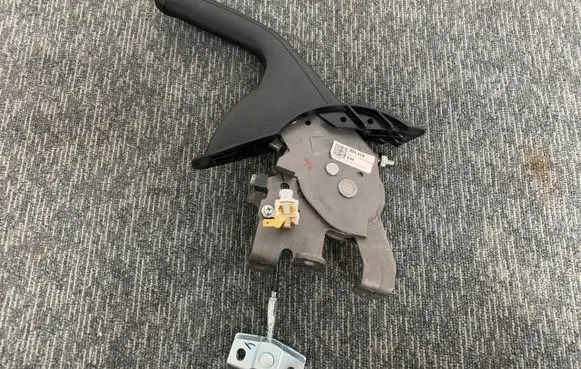 Hyundai i20 (BC3 BI3) Handbrake/parking brake lever assembly 