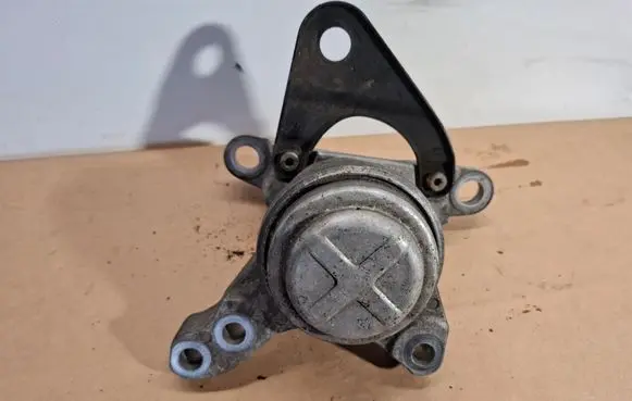 Volvo V60 Engine mount bracket G2769100
