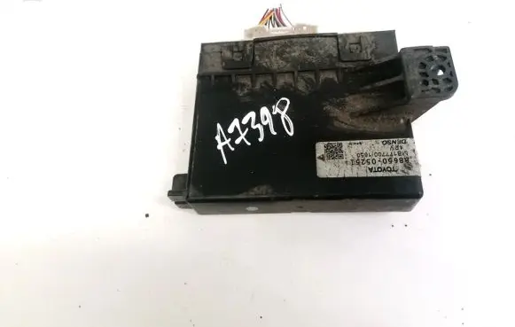 Toyota Avensis T270 Other control units/modules 8865005251 88650-05251