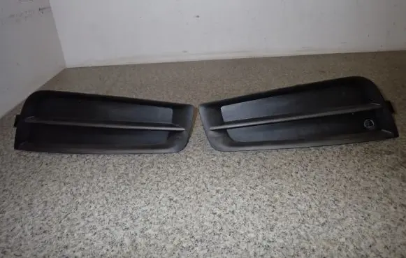Chevrolet Cruze Front fog light trim/grill