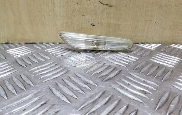 BMW 3 E90 E91 Front fender indicator light 6932998