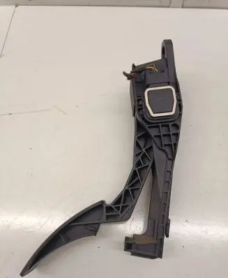 Mercedes-Benz ML W164 Accelerator throttle pedal A1643000004