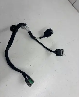 Citroen C4 II Picasso USB socket connector 9806059680
