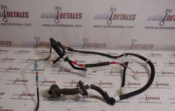 Lexus IS 220D-250-350 Rear door wiring loom 8215453040C