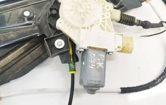 BMW 5 GT F07 Front door window regulator motor 72481710 72715639