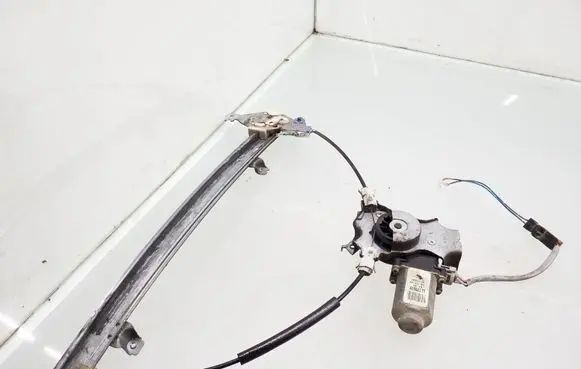 Nissan Almera N16 Front door window regulator with motor 400601T5