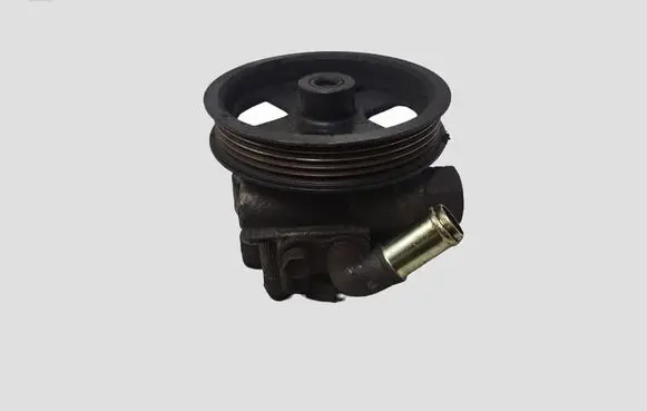 Toyota Corolla Verso E121 Power steering pump