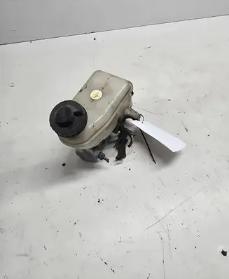 Master brake cylinder