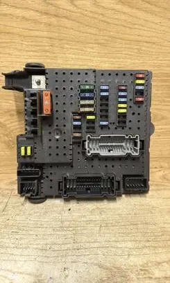 Volvo V70 Fuse module 30728512