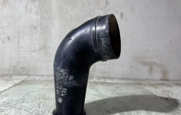 Volvo S40, V40 Air intake hose/pipe 30819952
