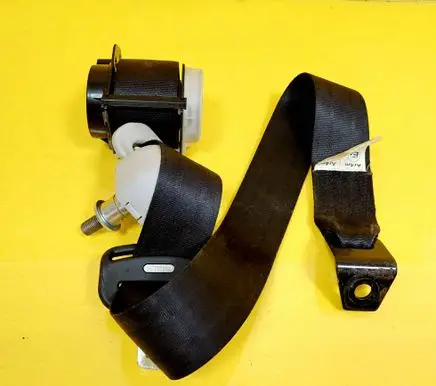 Mazda 5 Rear seatbelt T89338T