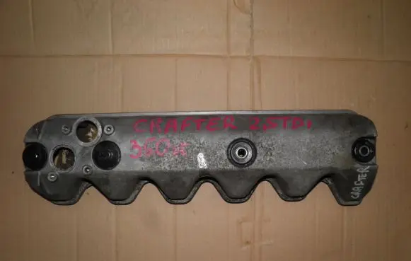 Volkswagen Crafter Rocker cam cover 074103475G