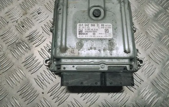 Mercedes-Benz GLK (X204) Engine control unit/module A6429003100