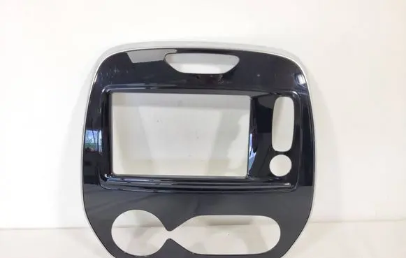 Renault Captur Radio/GPS head unit trim 682701605R