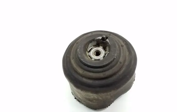 Mercedes-Benz CLK A209 C209 Engine mount bracket A2032411113