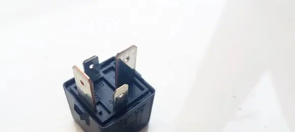 Volkswagen PASSAT B6 Other relay 1k0951253a