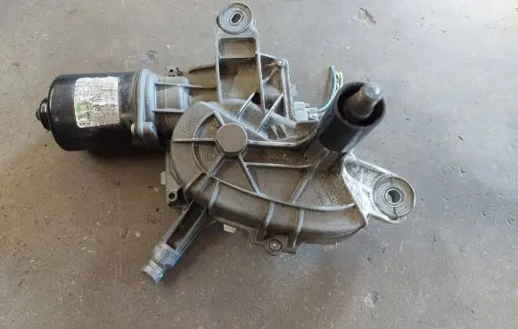 Citroen C4 I Picasso Wiper motor 9682484780