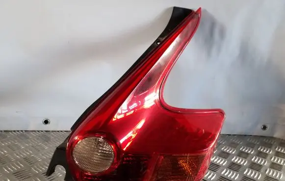 Nissan Juke I F15 Rear/tail lights