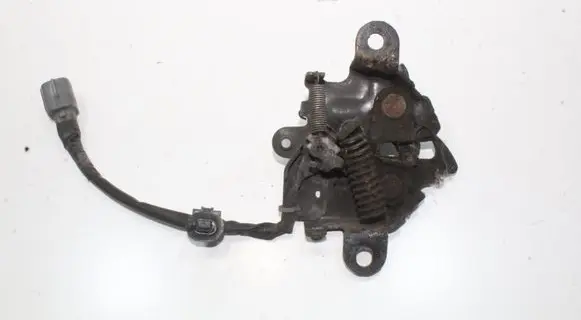 Lexus CT 200H Engine bonnet/hood lock/catch