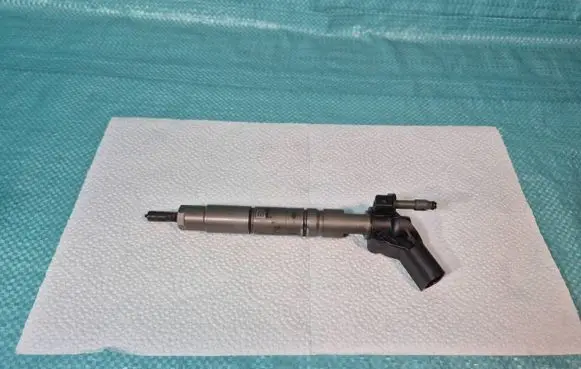 Mercedes-Benz E W212 Fuel injector 0445116026 A6420701187 0445116