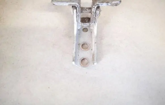 Mitsubishi Pajero Rear door lower hinge