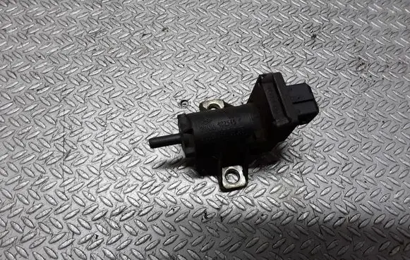 Renault Espace III Vacuum valve 7700102545C