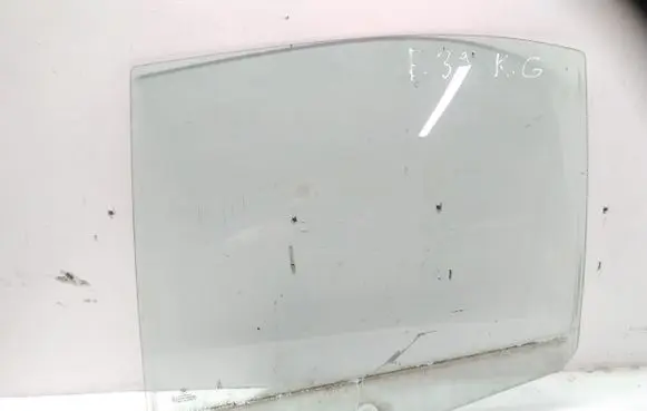 BMW 5 E39 Rear door window glass 43R000981