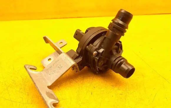 Citroen C5 Aircross Water pump 9823813380 9824491580