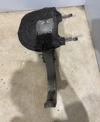 Maserati Ghibli Front wheel hub 670001805