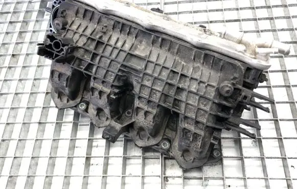 Volkswagen Golf VII Intake manifold 04E145749F