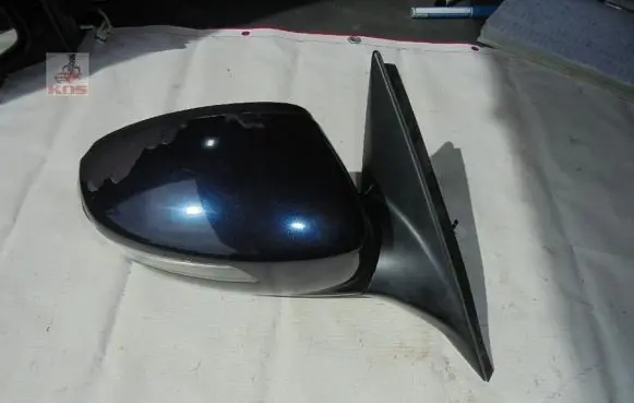 Hyundai Genesis Front door electric wing mirror
