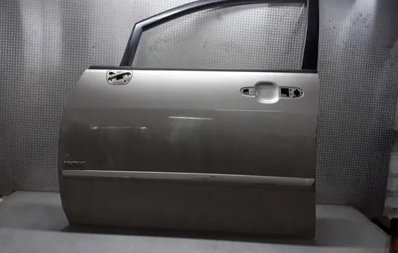Suzuki Liana Front door