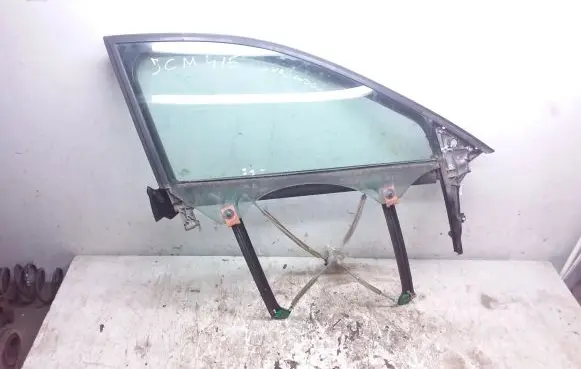 Audi A3 S3 8P Front door window/glass frame 8P4837479