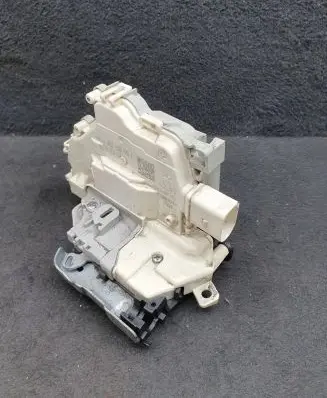 Audi A4 S4 B9 Rear door lock 4G0839016F