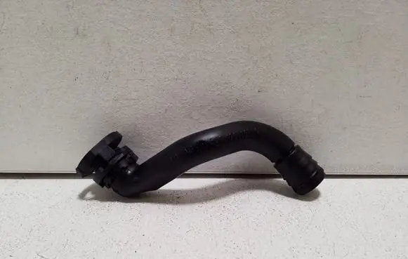 Volkswagen PASSAT B8 Breather hose/pipe 5Q0129637C