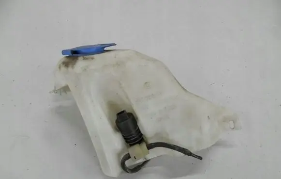 Volkswagen Polo III 6N 6N2 6NF Windshield washer fluid reservoir/tank 